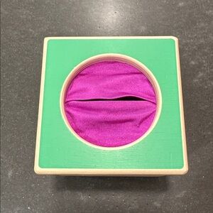 [Lovevery] Magic Tissue Box (MISSING PARTS)